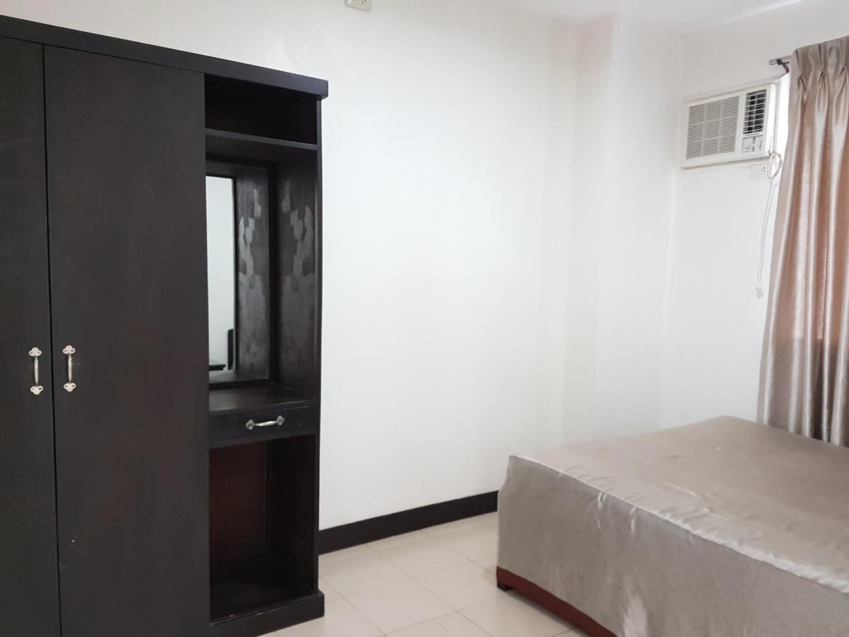 Strawberry Residences Cebu Exterior photo