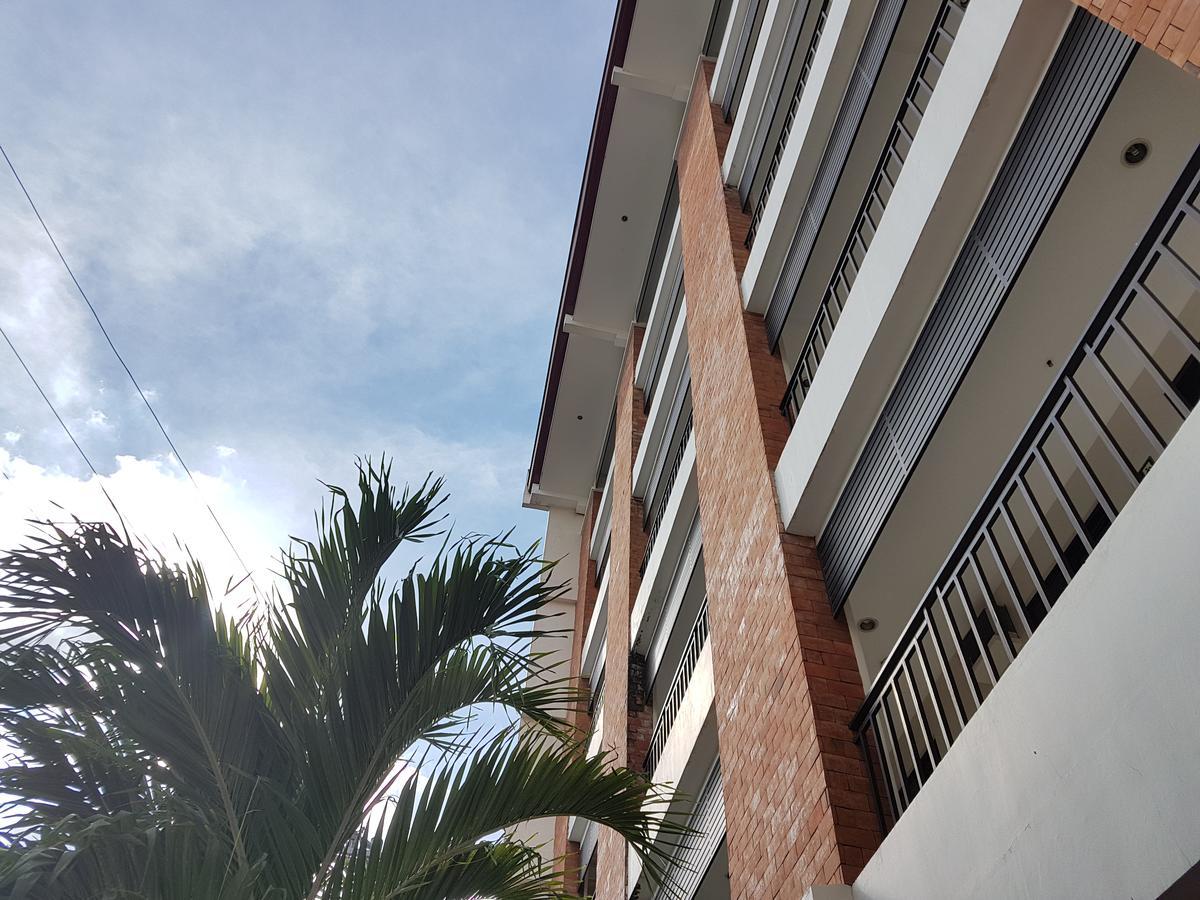 Strawberry Residences Cebu Exterior photo